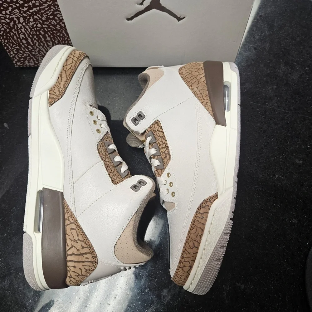 Sz 9.5 JORDAN 3 RETRO 'PALOMINO'
